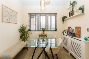 Dining Room- click for photo gallery
